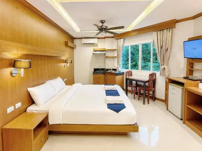 Habitación Doble Estándar — Decare Hotel Patong-Pool&Lift